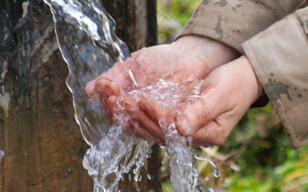 Die Frau am Brunnen